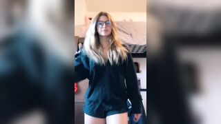 Sexy TikTok Girls: @izzil // Age: 18 // Bless this trend fr ♥️♥️ #3