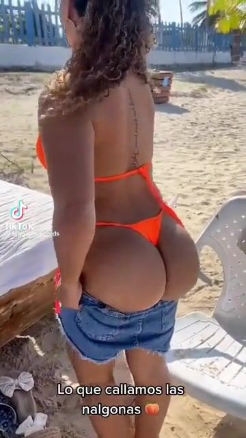 Ass can barley fit in them shorts ????