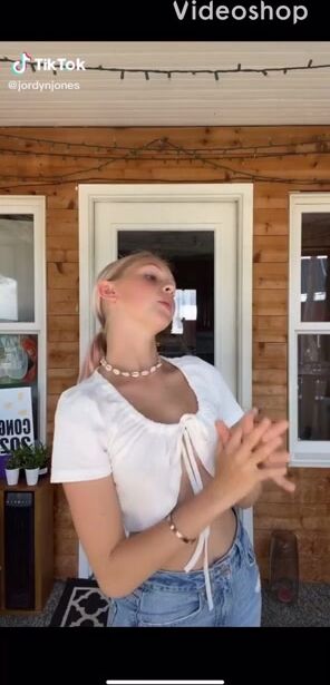 jordyn jones nip slip