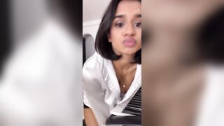 Tiktok Nipslips: Here’s the vid #4