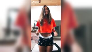 Hot TikTok: Under Peep ♥️♥️ #1