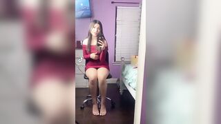 TikTok Feet: Latina white toes #2