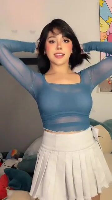 Nicole AKA Neekolul in a Cute Outfit