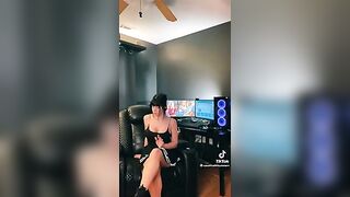 Sexy TikTok Girls: Nice rear view at the beginning #4