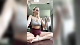 TikTok Feet: @heyjennaleee was live from Monday!! #2