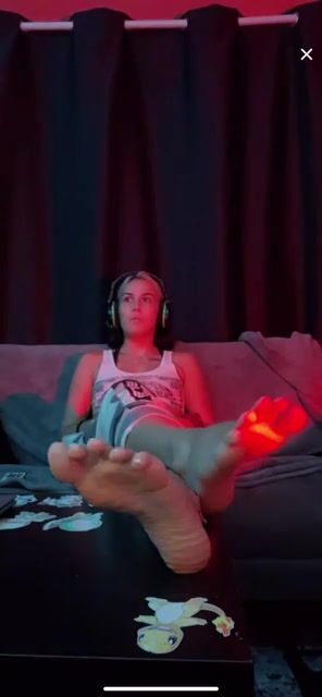 @kilonessa Soles crossed