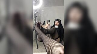 TikTok Feet: TikTok doesn’t like me or my feet ♥️♥️♥️♥️ #4
