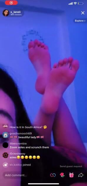 Close up she’s live rn