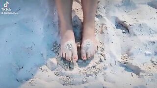 Pretty vacation toes