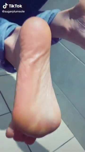 found and liked it when I was browsing some feet content! @sugarplumsole