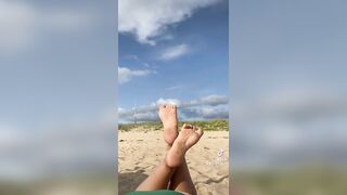 TikTok Feet: ☀️ sol, playa y arena ☀️ #4