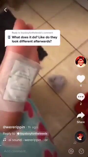 @wererippin Taking off her socks and showing her soles