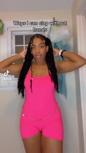 The ways she can clap with no hands