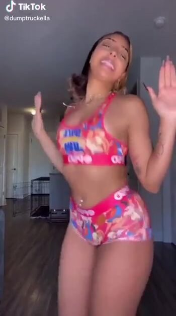 She Claps as she Pleases????