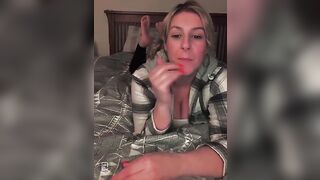 Compiled some of the best parts of her live. Best feet I’ve seen on TikTok