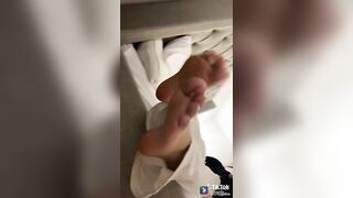 TikTok Feet: Vid is in -1080p but at least we get soles #4