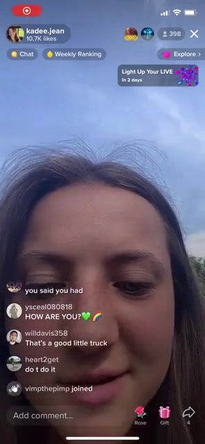 19yo shows feet live