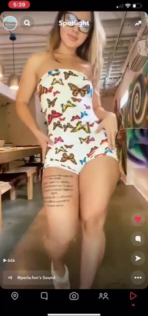 Who is this?!!! Fine af!