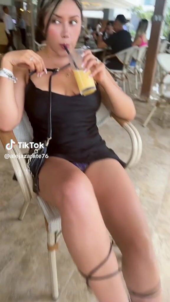 Flashing panties outdoor @alejazarate76 ALE
