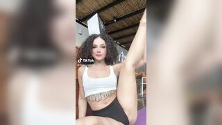 NSFW TikTok: @dona_camila piernas abiertas #1