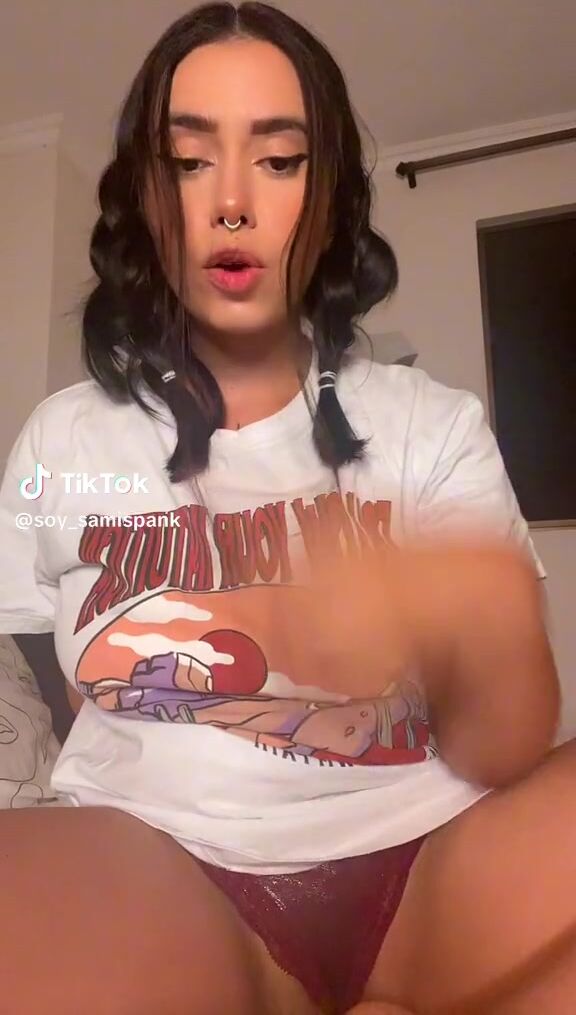 @soy_samispank underwear leg spread cameltoe