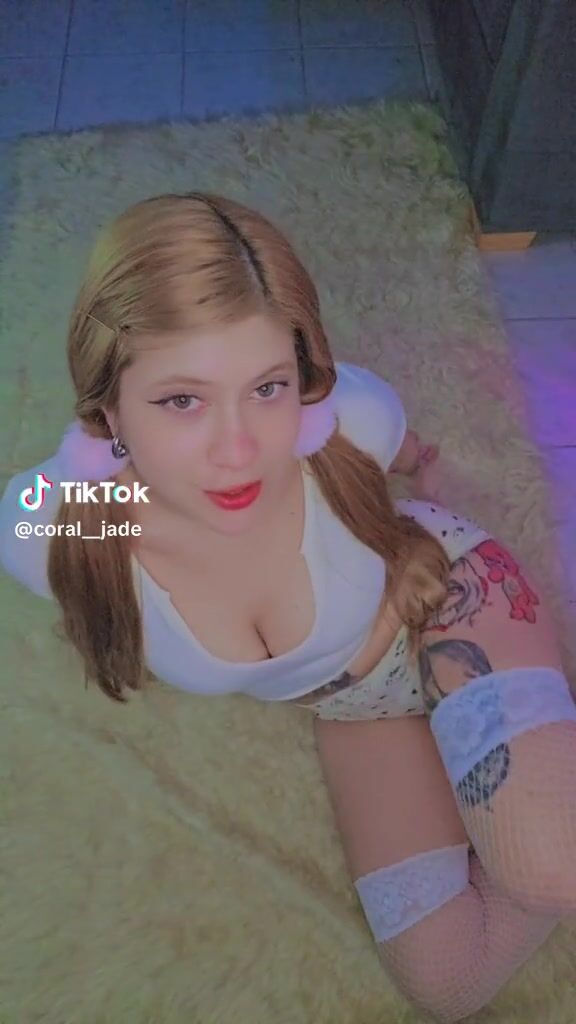 @coral__jade yoga en ropa interior