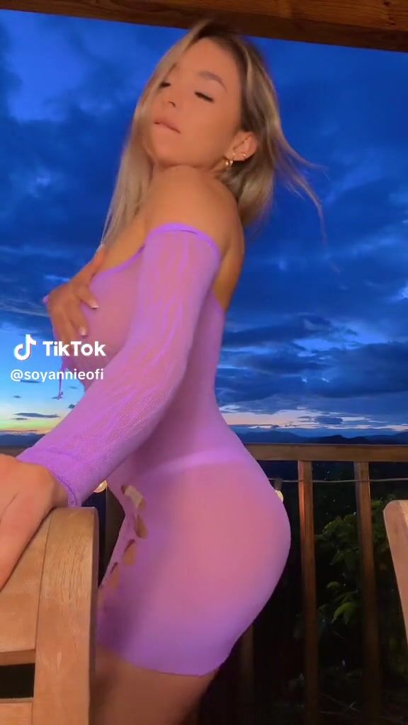 @soyannieofi hot twerking