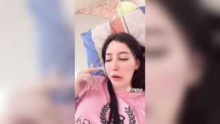 NSFW TikTok: @yaribileon Yaribi Leon se agacha y se le ve todo #4