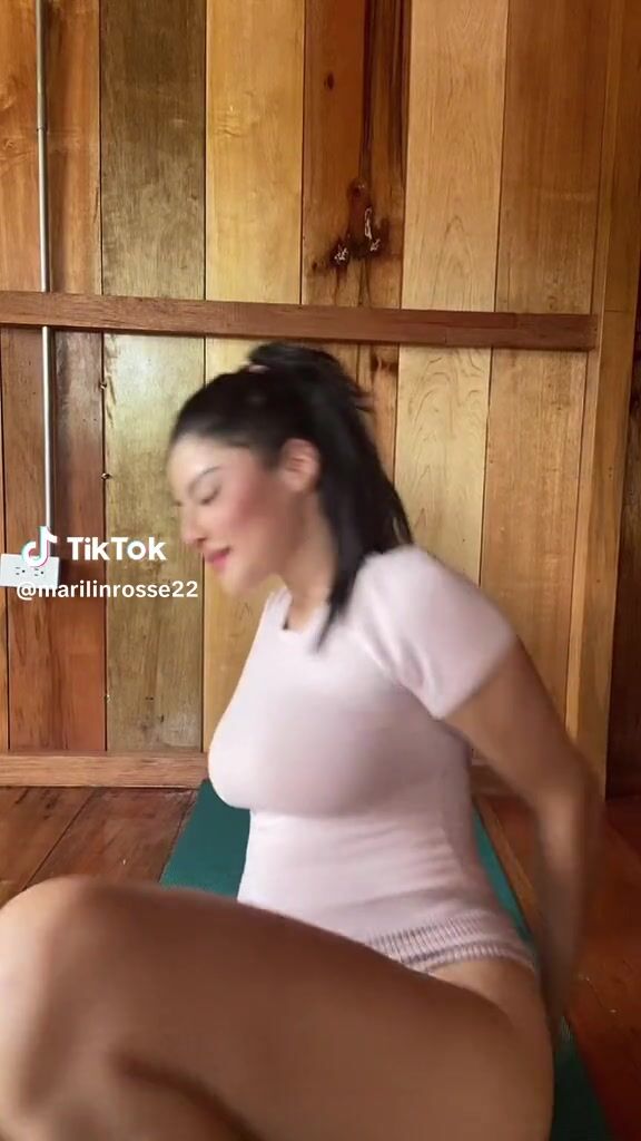 @marilinrosse22 Hot yoga