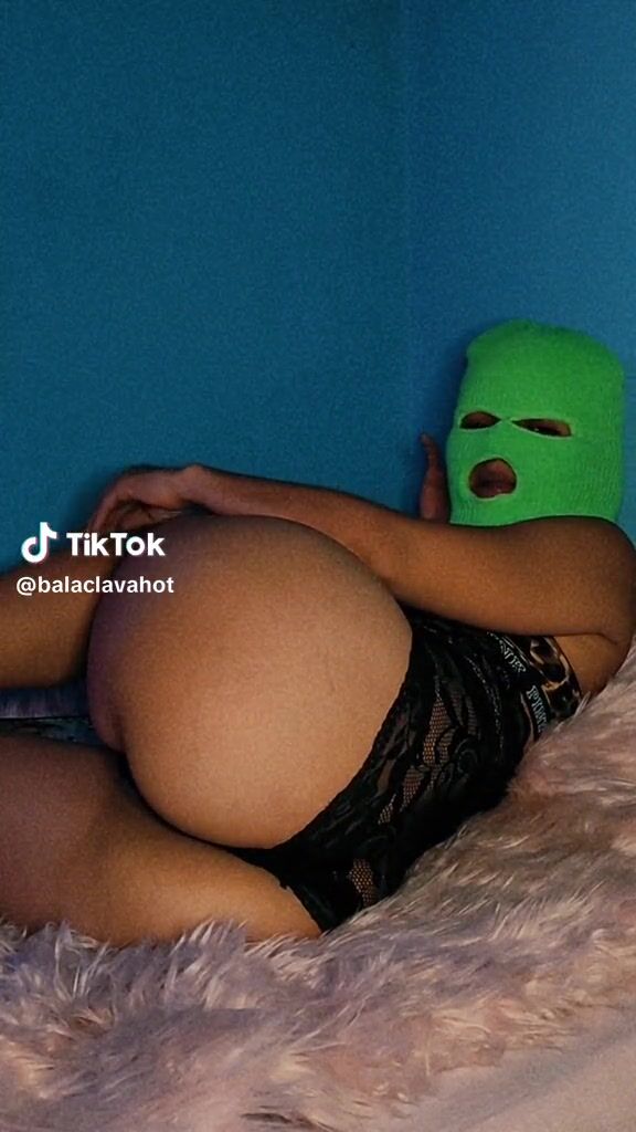 Hot leg spread @balaclavahot Balaclava hot