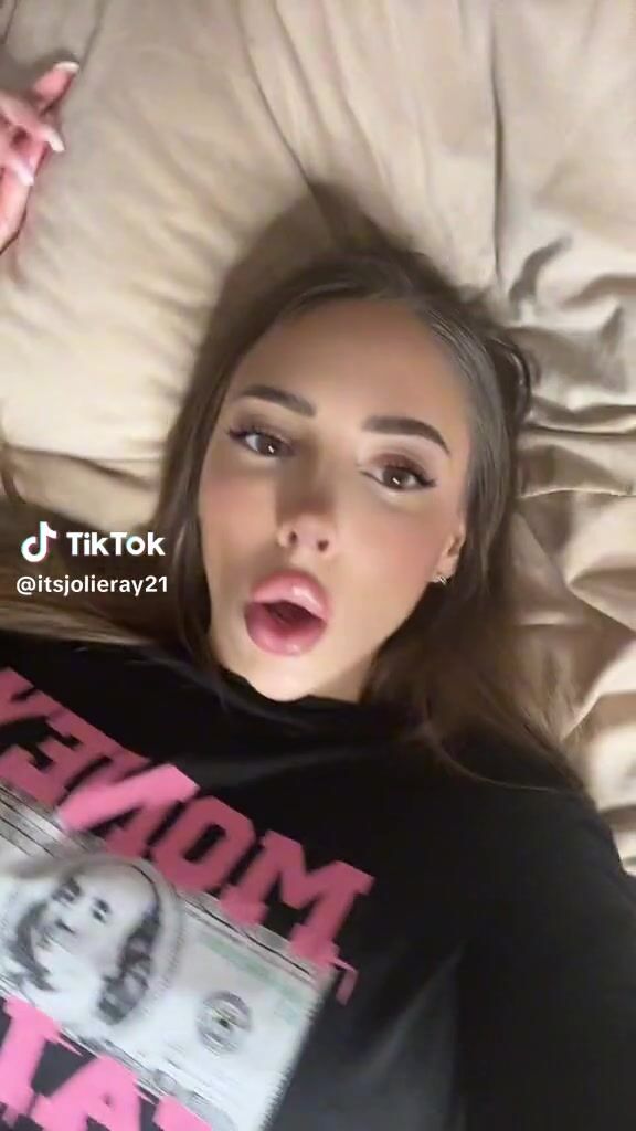 @itsjolieray21 Leg spread flashing underwear