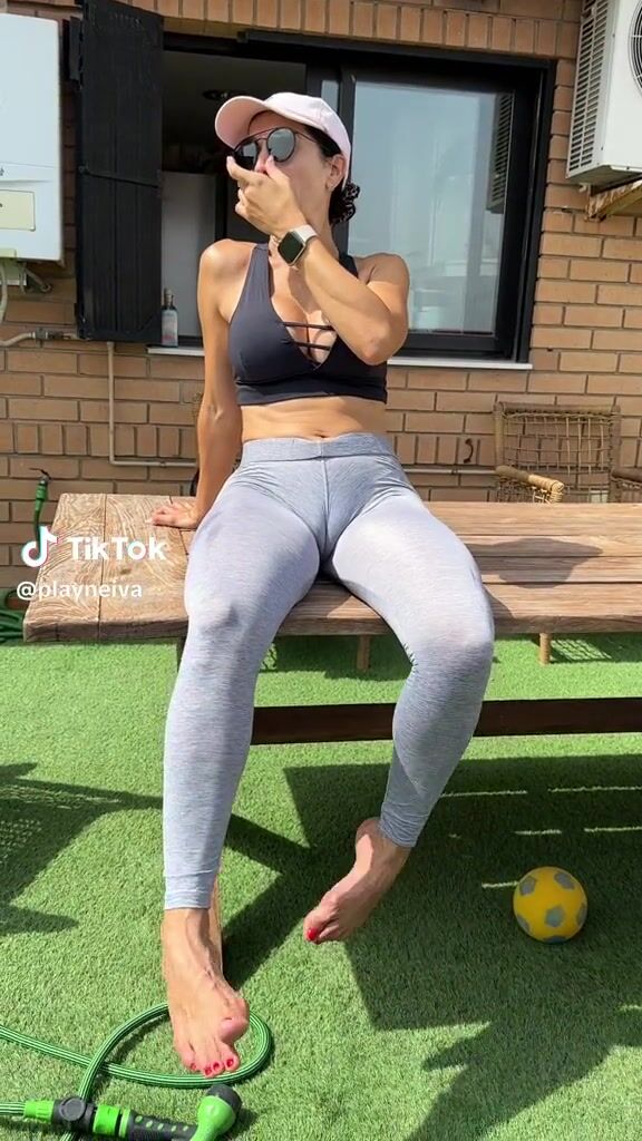 @playneiva Neiva Mara cameltoe