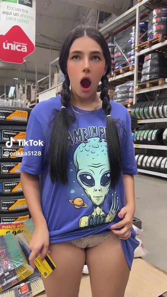 Cameltoe card trend market @erikka5128 erikka