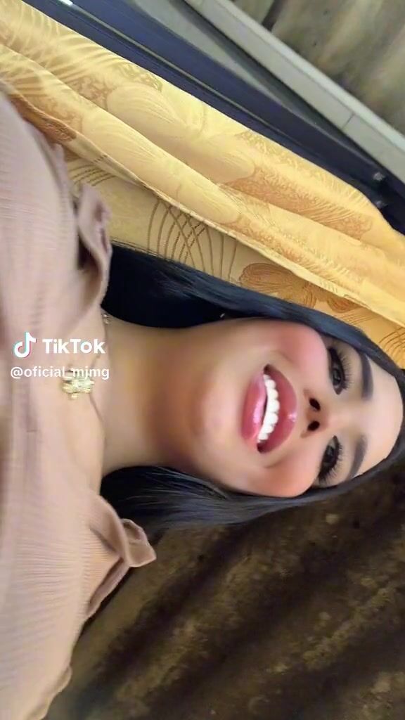 @oficial_mjmg ✨María José ✨ underboob