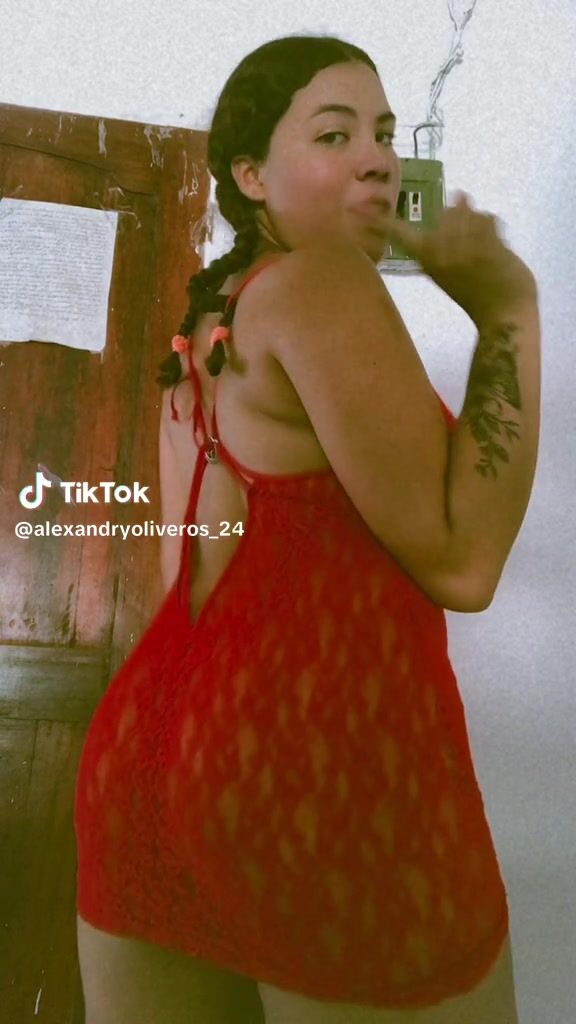 No panties pussy twerk skirt @alexandryoliveros_24 Alexandry Oliveros