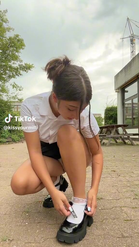 Leg spread panties pussy lips oops kissyourmilli Mili ????