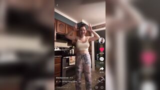 Sexy TikTok Girls: Queen of braless #1