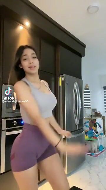 cute Latin shaking her juicy ????????