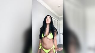 Sexy TikTok Girls: Bikini @vivianxpena #3