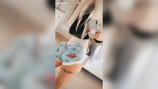 Sexy TikTok Girls: I mean, I’d try to make out with that booty #1