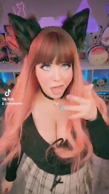 Anime girl sneeze ????????❤
