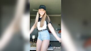 Sexy TikTok Girls: How’s your pause game? #4