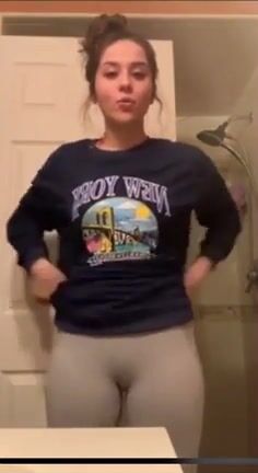 Thot gets surprised by her own ass