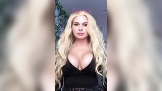 Sexy TikTok Girls: Titty flex ♥️♥️ #3