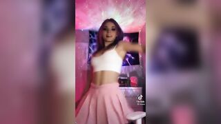 Sexy TikTok Girls: Cute shimmy #4