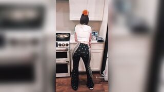 Sexy TikTok Girls: I try too cook, but end up dancing. ♥️♥️ #4