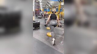 Sexy TikTok Girls: That gym ass #4