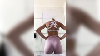 Sexy TikTok Girls: view from behind #4