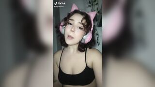 Sexy TikTok Girls: Cute tiddy grab #3