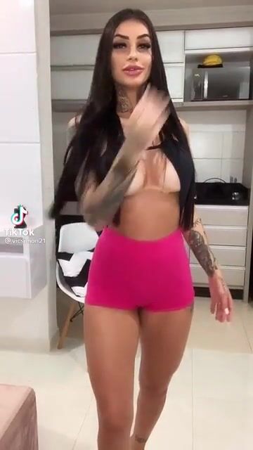 I’m pretty blind, so I can’t tell if that’s a tan-line or not.